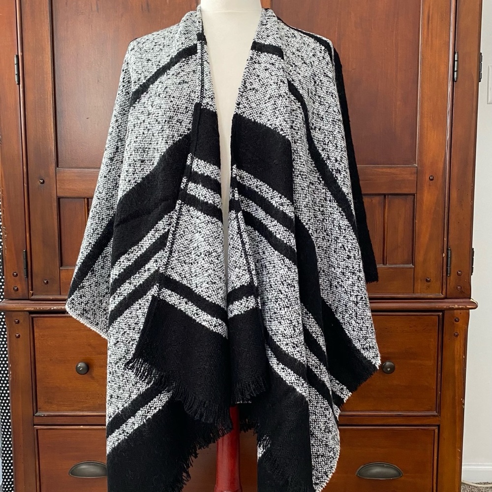 NWT Sweater Wrap